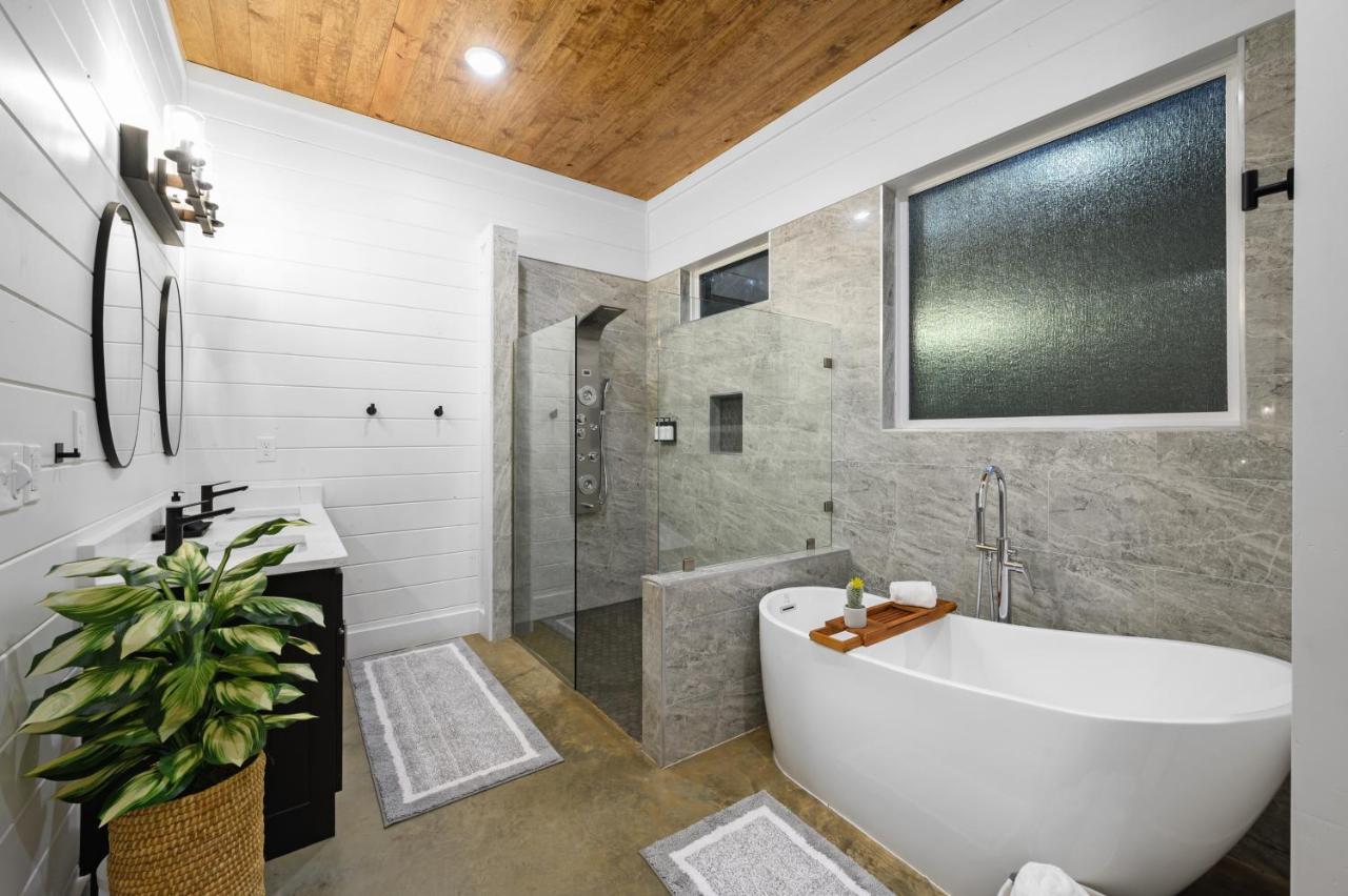 Villa Bella Luna Cabin - Cozy Farmhouse Cabin, Private Deck, Swing Set, Fire Pit, Hot Tub à Broken Bow Extérieur photo