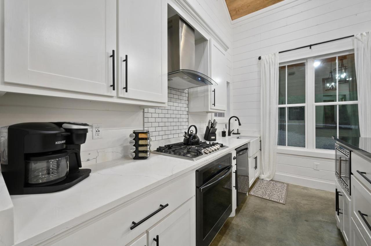 Villa Bella Luna Cabin - Cozy Farmhouse Cabin, Private Deck, Swing Set, Fire Pit, Hot Tub à Broken Bow Extérieur photo
