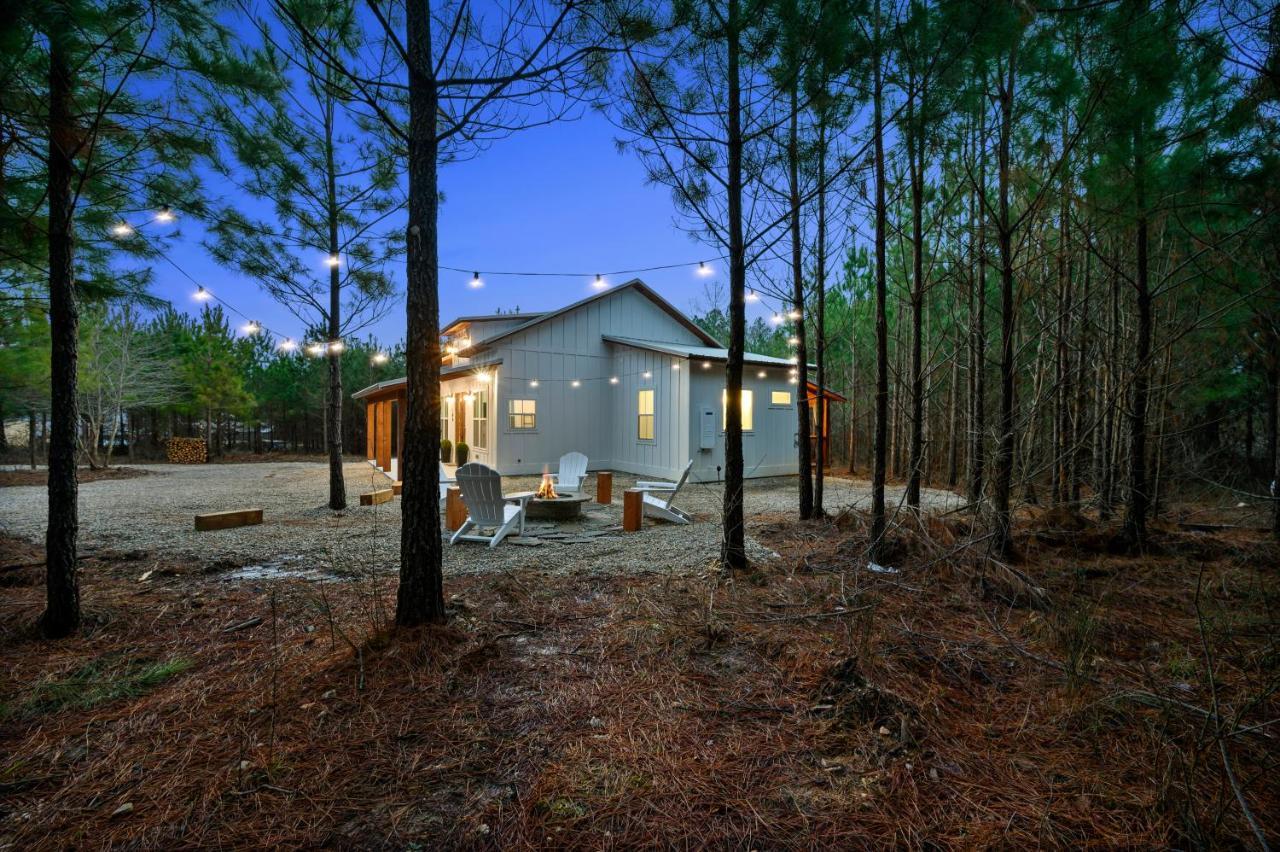 Villa Bella Luna Cabin - Cozy Farmhouse Cabin, Private Deck, Swing Set, Fire Pit, Hot Tub à Broken Bow Extérieur photo