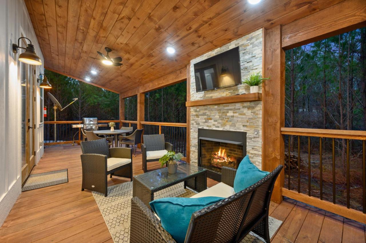 Villa Bella Luna Cabin - Cozy Farmhouse Cabin, Private Deck, Swing Set, Fire Pit, Hot Tub à Broken Bow Extérieur photo