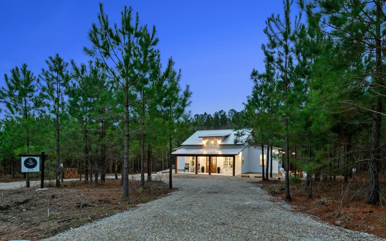 Villa Bella Luna Cabin - Cozy Farmhouse Cabin, Private Deck, Swing Set, Fire Pit, Hot Tub à Broken Bow Extérieur photo